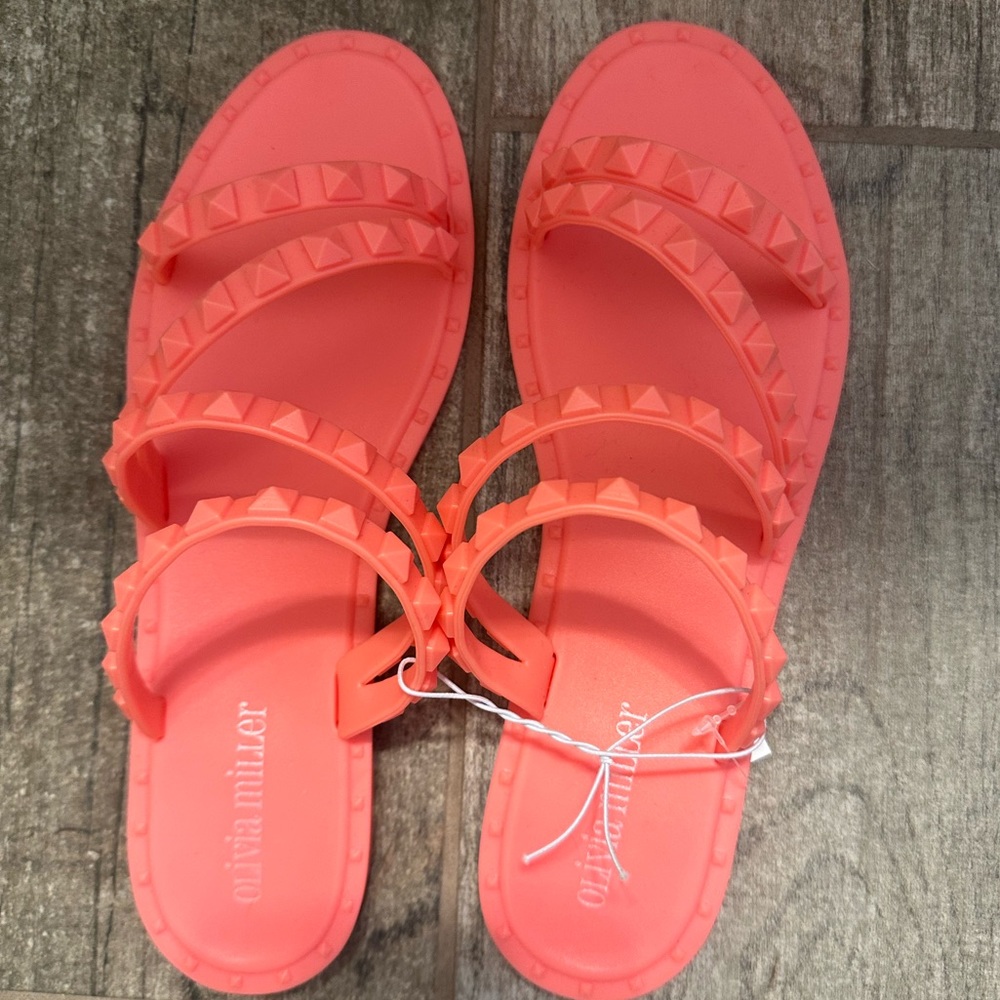 NWT Olivia Miller Sandals Size 8